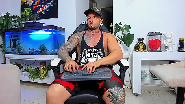 Snapshot of Johnnygrayson1 chatting on October 30, 11:27 pm Johnnygrayson1 online show from October 30, 11:27 pm