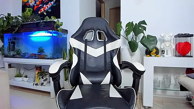 Snapshot of Johnnygrayson1 chatting on November 2, 2:03 am Johnnygrayson1 online show from November 2, 2:03 am