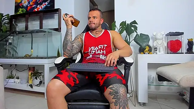 Snapshot of Johnnygrayson1 chatting on November 2, 11:51 pm Johnnygrayson1 online show from November 2, 11:51 pm