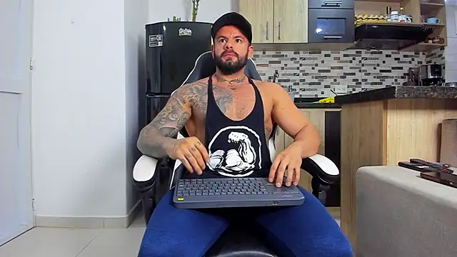 Snapshot of Johnnygrayson1 chatting on November 30, 12:36 am Johnnygrayson1 online show from November 30, 12:36 am