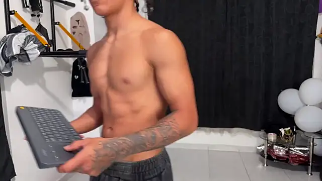 Snapshot of jokergc_2 chatting on November 28, 11:07 pm jokergc 2 online show from November 28, 11:07 pm