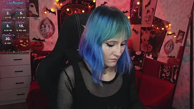 Snapshot of little_Elika chatting on October 31, 9:38 pm little Elika online show from October 31, 9:38 pm