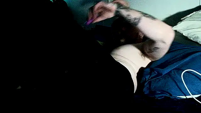 dadyyD95 online show from April 6, 7:20 am