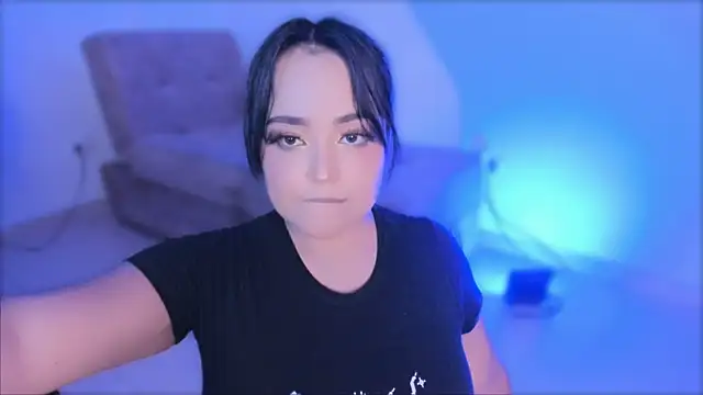 Snapshot of ValeryySoto_ chatting on February 14, 12:30 am ValeryySoto online show from February 14, 12:30 am