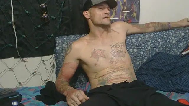 Snapshot of TheOneYouLove69 chatting on November 2, 1:52 am TheOneYouLove69 online show from November 2, 1:52 am