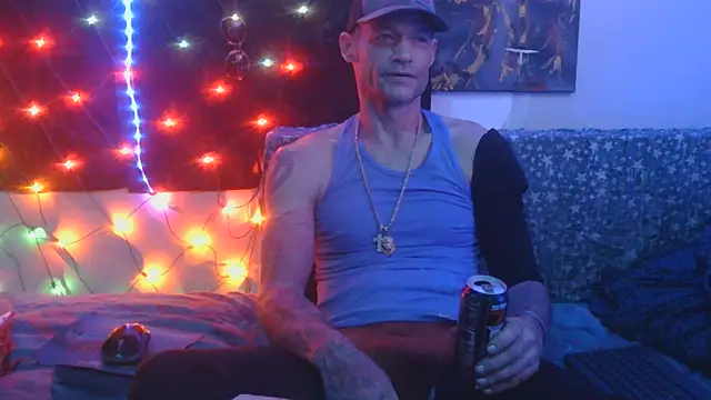 Snapshot of TheOneYouLove69 chatting on November 3, 4:47 am TheOneYouLove69 online show from November 3, 4:47 am