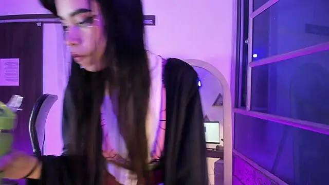 Jasmin Skinny online show from October 19, 3:40 am