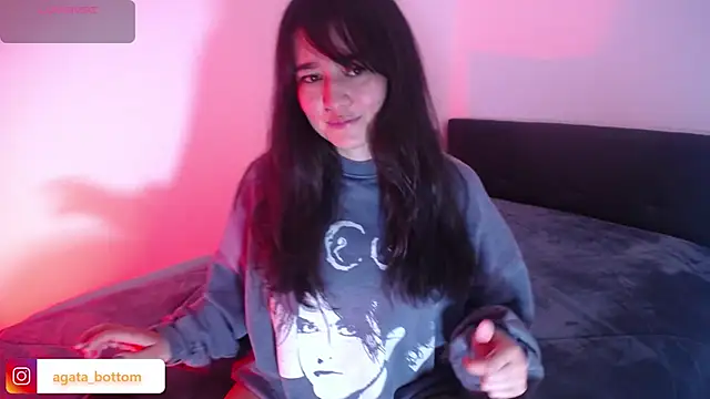 NewAgatha Bolton online show from November 24, 9:25 pm