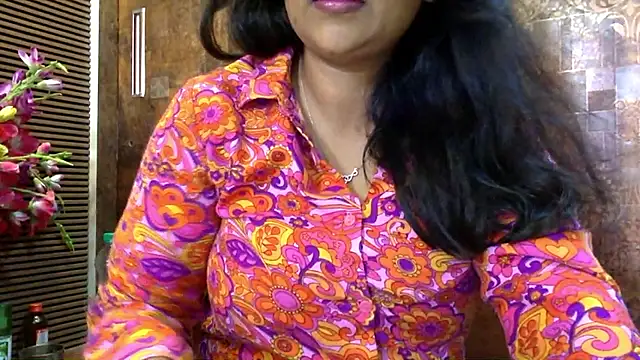 HaaniKaur online show from February 23, 10:12 am