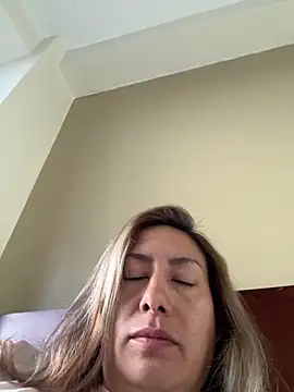 xLadyScarlettx online show from January 29, 11:04 pm