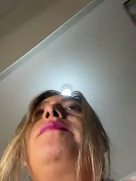 xLadyScarlettx online show from February 21, 3:12 am