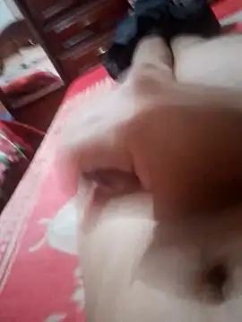 yahirgyui online show from September 28, 2:06 am