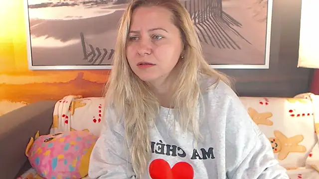 Snapshot of BigBoobsARRI chatting on December 3, 2:05 pm BigBoobsARRI online show from December 3, 2:05 pm