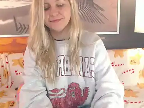 Snapshot of BigBoobsARRI chatting on December 10, 4:13 am BigBoobsARRI online show from December 10, 4:13 am