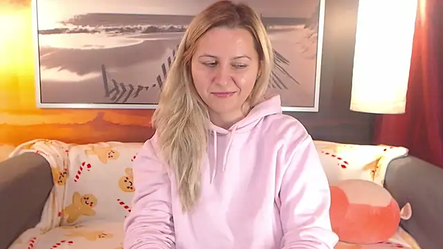 Snapshot of BigBoobsARRI chatting on December 11, 9:34 pm BigBoobsARRI online show from December 11, 9:34 pm