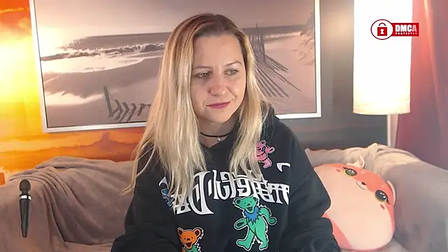 Snapshot of BigBoobsARRI chatting on December 19, 10:42 pm BigBoobsARRI online show from December 19, 10:42 pm