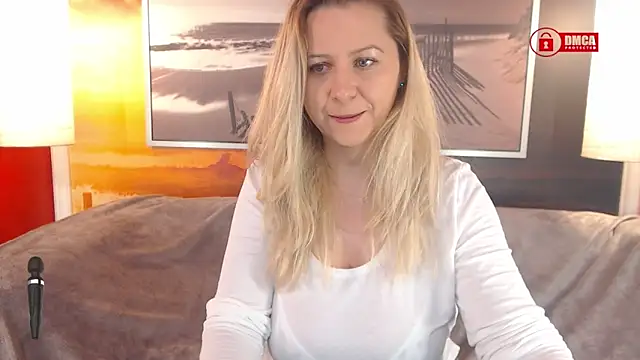 Snapshot of BigBoobsARRI chatting on January 22, 8:51 am BigBoobsARRI online show from January 22, 8:51 am