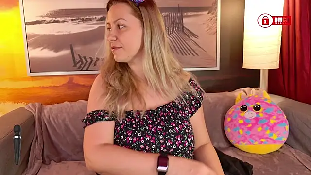 Snapshot of BigBoobsARRI chatting on March 14, 6:42 am BigBoobsARRI online show from March 14, 6:42 am