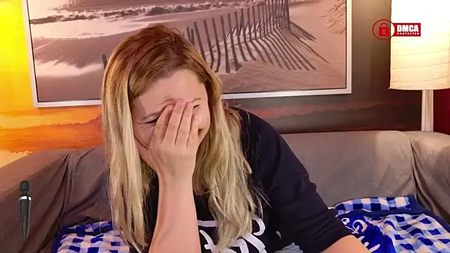 Snapshot of BigBoobsARRI chatting on March 22, 12:46 pm BigBoobsARRI online show from March 22, 12:46 pm