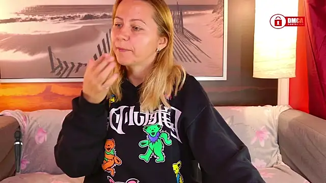 Snapshot of BigBoobsARRI chatting on October 7, 7:49 am BigBoobsARRI online show from October 7, 7:49 am