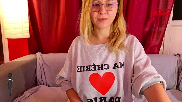 Snapshot of BigBoobsARRI chatting on December 5, 2:36 pm BigBoobsARRI online show from December 5, 2:36 pm