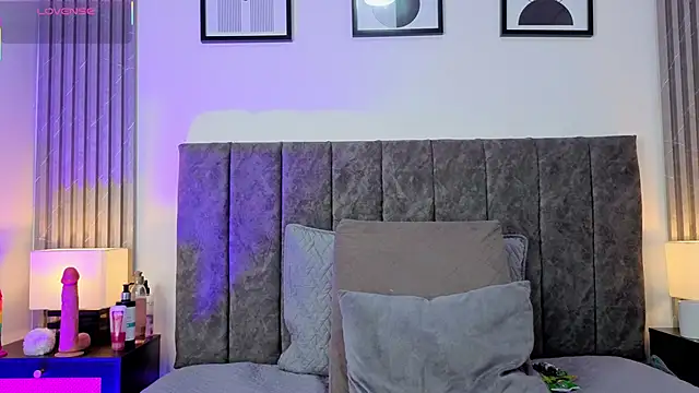 Snapshot of Ema_Stone65 chatting on November 11, 10:10 pm Ema Stone65 online show from November 11, 10:10 pm