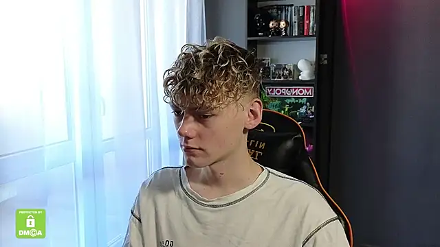 Snapshot of Keytaro chatting on October 29, 9:22 am Keytaro online show from October 29, 9:22 am