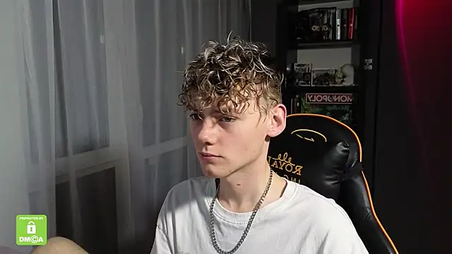 Snapshot of Keytaro chatting on November 7, 2:50 pm Keytaro online show from November 7, 2:50 pm