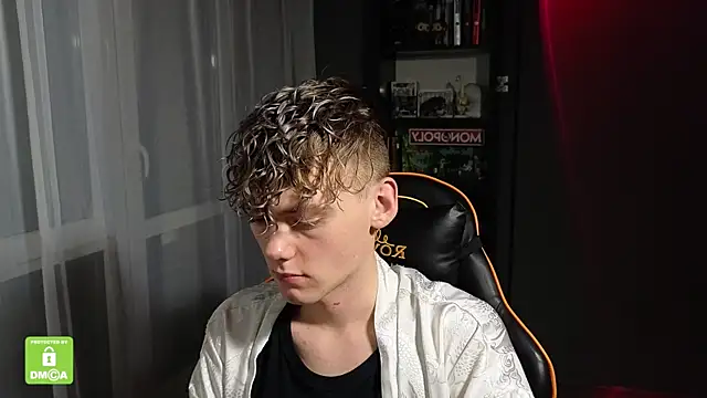 Snapshot of Keytaro chatting on November 10, 1:37 am Keytaro online show from November 10, 1:37 am