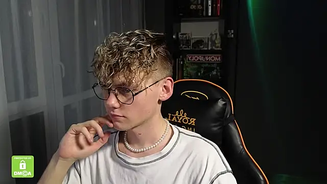 Snapshot of Keytaro chatting on November 11, 4:01 am Keytaro online show from November 11, 4:01 am