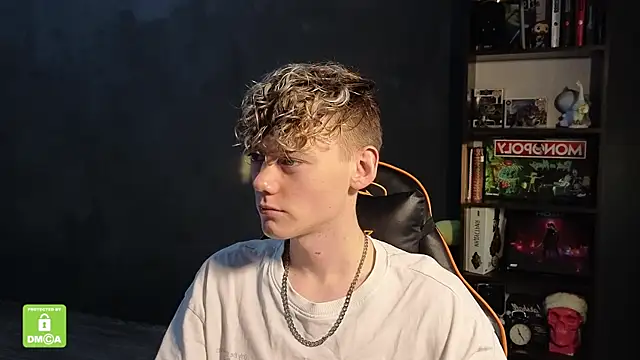 Snapshot of Keytaro chatting on November 21, 1:21 pm Keytaro online show from November 21, 1:21 pm