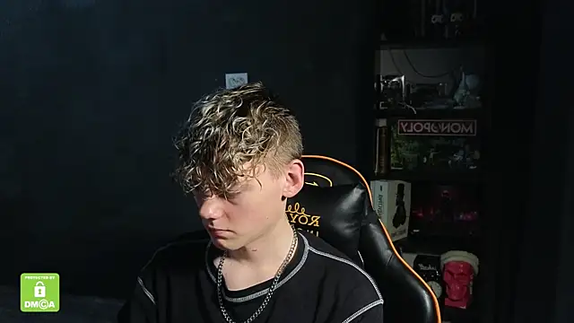 Snapshot of Keytaro chatting on November 25, 1:55 pm Keytaro online show from November 25, 1:55 pm