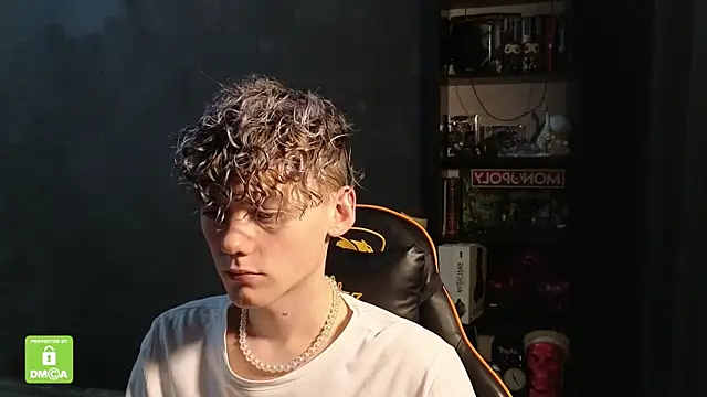 Snapshot of Keytaro chatting on December 5, 12:47 pm Keytaro online show from December 5, 12:47 pm