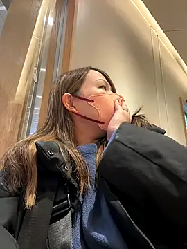 Snapshot of annna_annna_2024 chatting on December 5, 1:47 am annna annna 2024 online show from December 5, 1:47 am