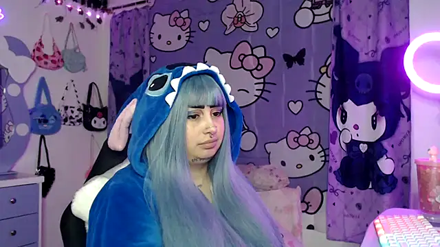 lussyevans24 online show from October 6, 5:05 am