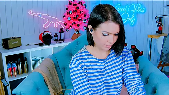 My toys pink online show from January 4, 10:13 pm