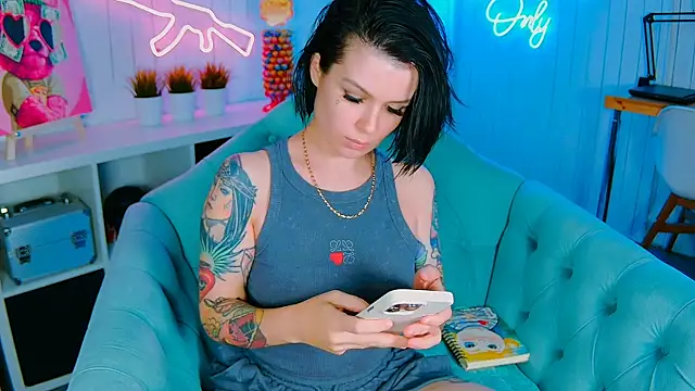 My toys pink online show from September 22, 10:56 pm