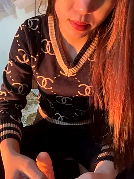 Snapshot of PussyWet_ chatting on November 4, 7:57 pm PussyWet online show from November 4, 7:57 pm