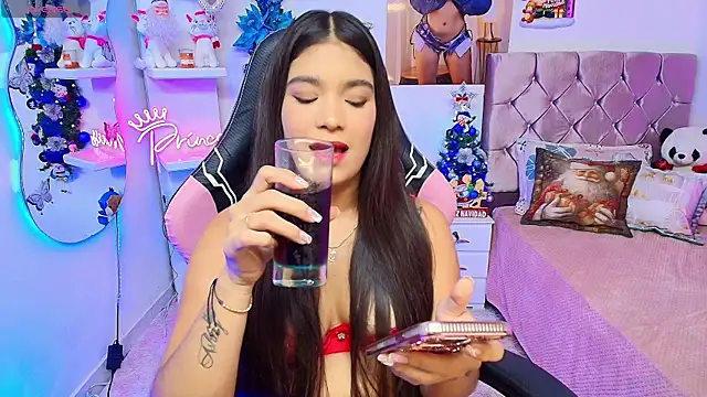 Snapshot of imsofy_ chatting on December 2, 9:21 pm imsofy online show from December 2, 9:21 pm