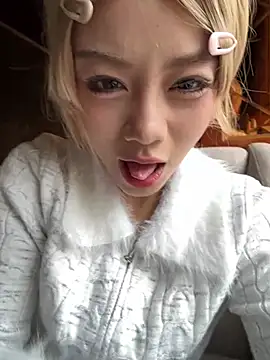 Snapshot of Asia-Melody chatting on February 1, 3:49 am Asia-Melody online show from February 1, 3:49 am