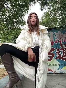 Snapshot of Asia-Melody chatting on February 3, 6:40 am Asia-Melody online show from February 3, 6:40 am