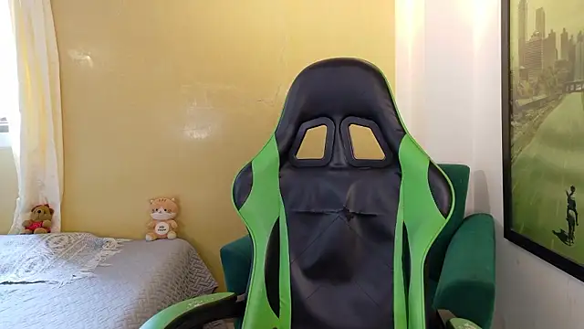 kittyzenn online show from March 12, 4:02 pm