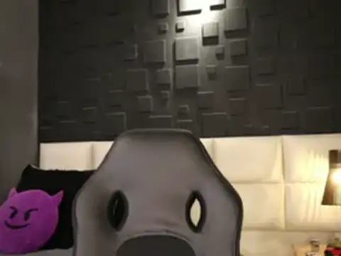 DannSaenz online show from February 18, 2:27 pm