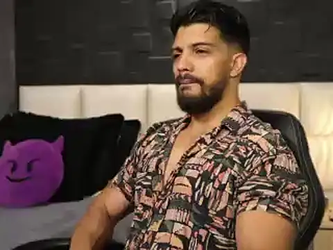 DannSaenz online show from February 20, 12:47 pm