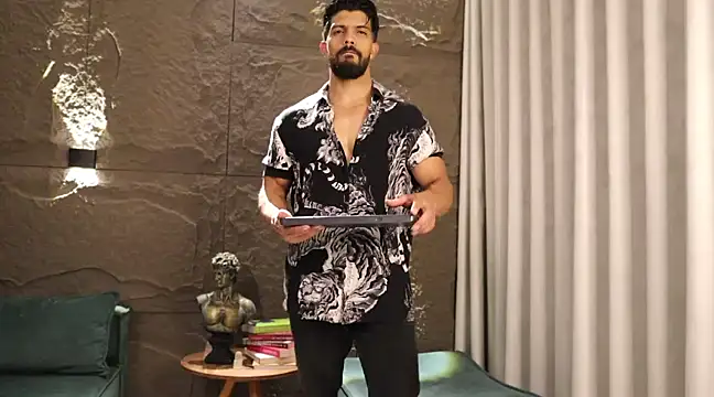 DannSaenz online show from March 4, 9:00 pm