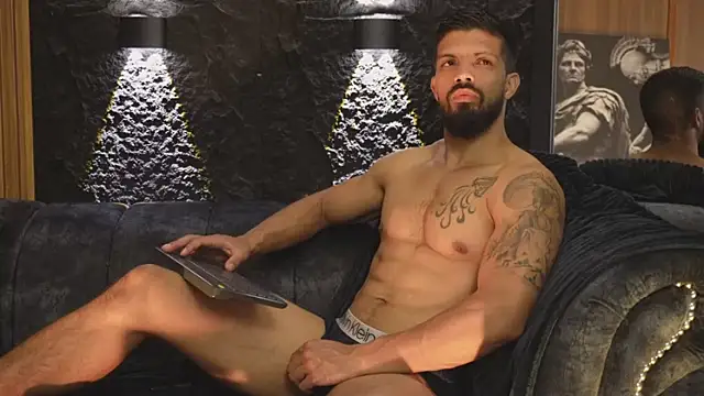 DannSaenz online show from October 25, 12:45 pm