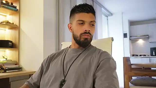 DannSaenz online show from November 10, 9:14 pm