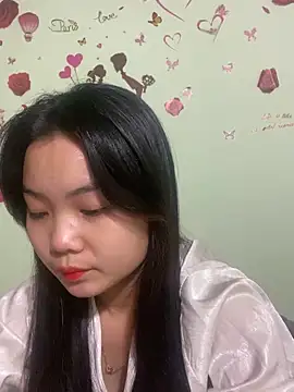 Snapshot of Maeve2k5 chatting on December 27, 12:23 pm Maeve2k5 online show from December 27, 12:23 pm