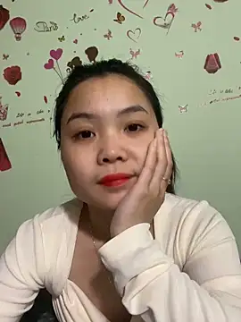 Snapshot of Maeve2k5 chatting on December 28, 2:01 am Maeve2k5 online show from December 28, 2:01 am