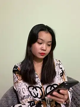 Snapshot of Maeve2k5 chatting on December 30, 1:15 am Maeve2k5 online show from December 30, 1:15 am